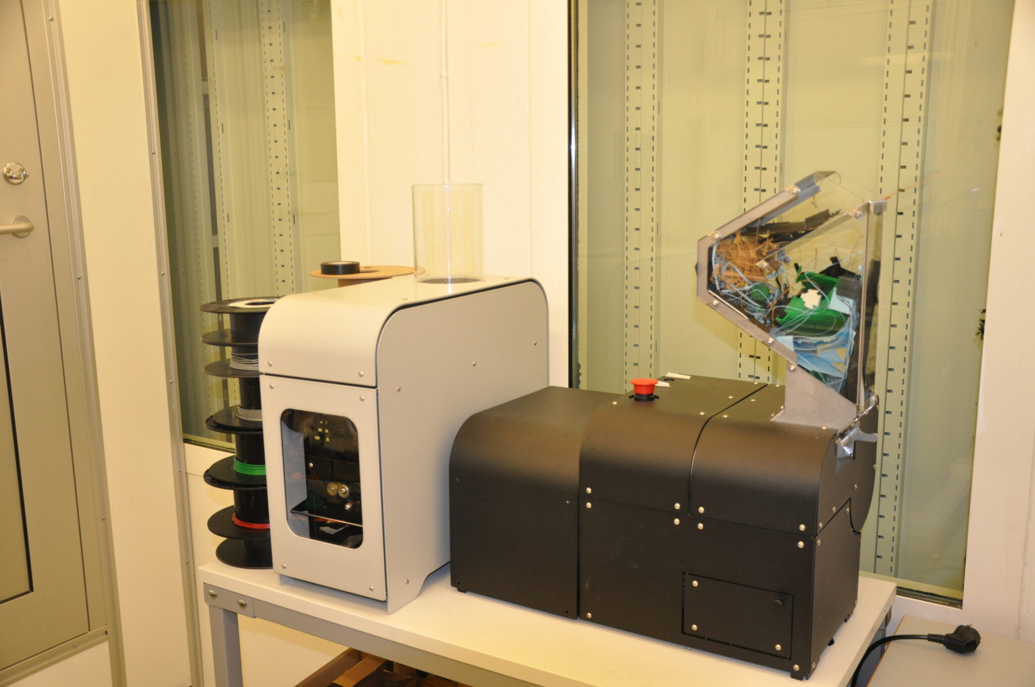 Filament maker for 3D printing: 3Devo Composer 350°; 3Devo SHR3D IT ...